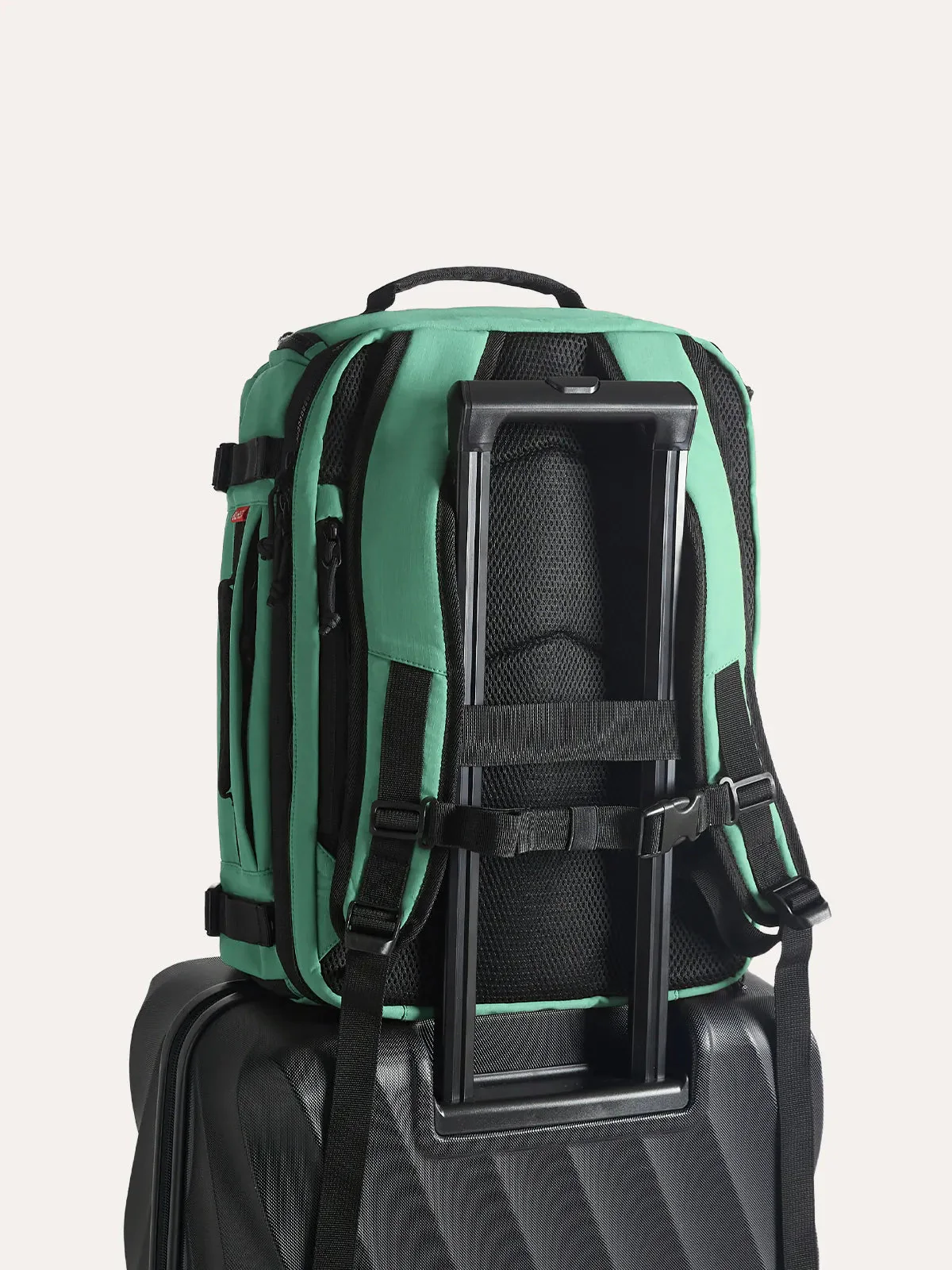 Blast 38L Mesh Travel Backpack - Image 28