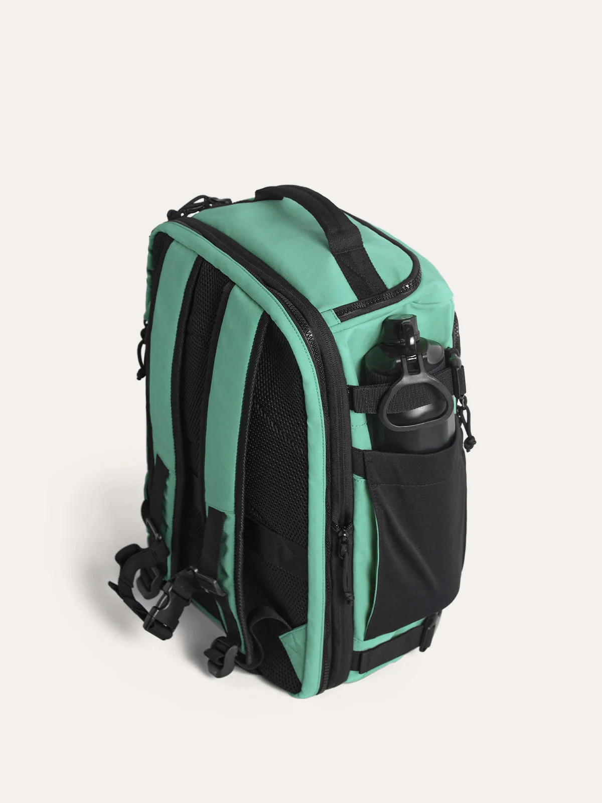 Blast 38L Mesh Travel Backpack - Image 31