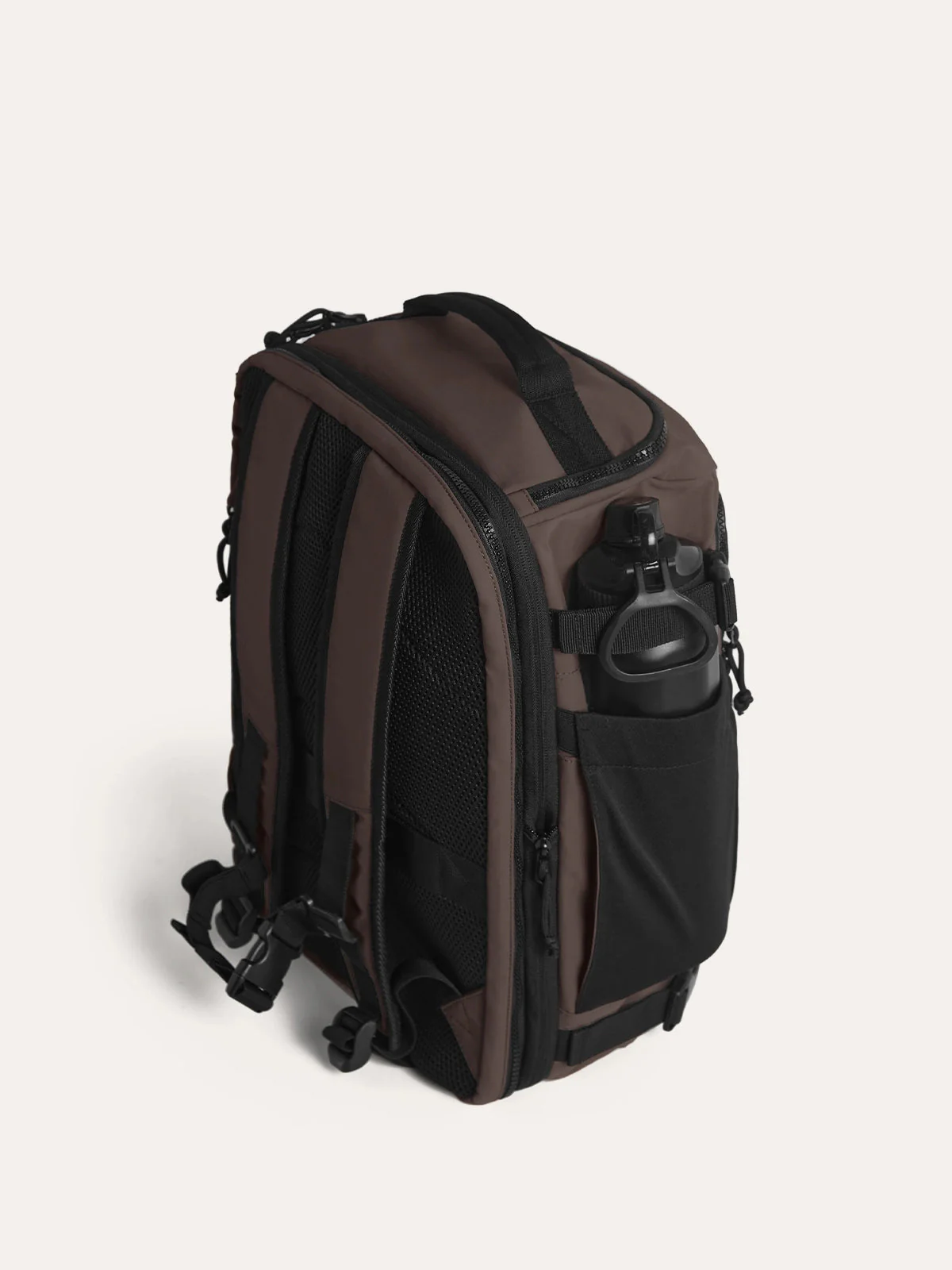 Blast 38L Mesh Travel Backpack - Image 40