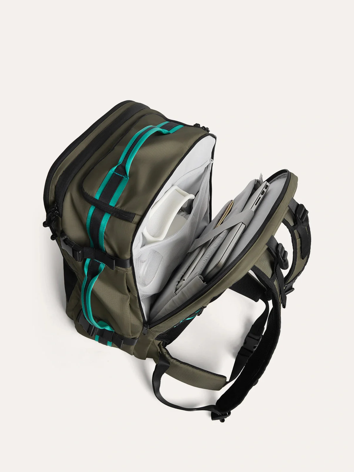 Blast Pro 40L Travel Backpack - Image 10
