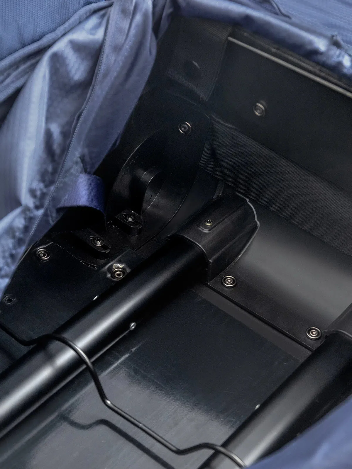Faro Rolling Duffel - Image 12